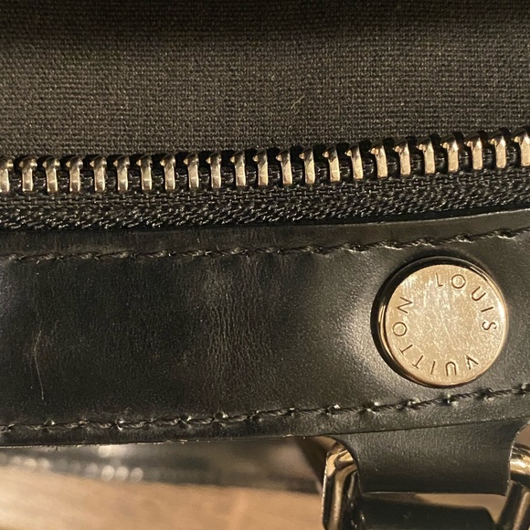 Louis Vuitton LV BREA GM EPI LEATHER HANDBAG - Picture 5 of 11